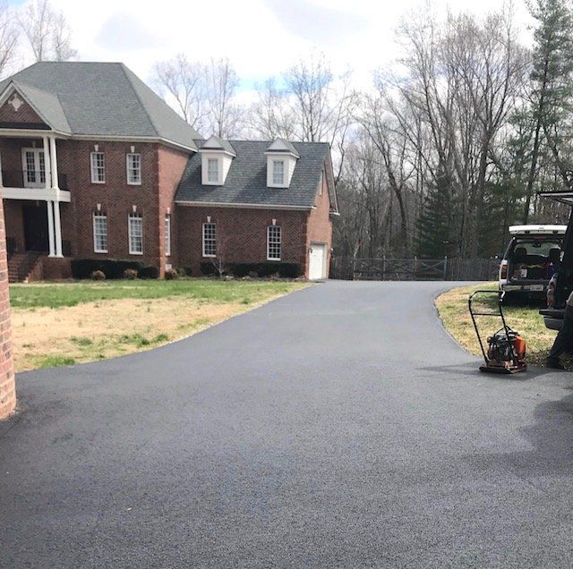 Asphalt Contractors In Virginia Residential Driveways And Sealcoating